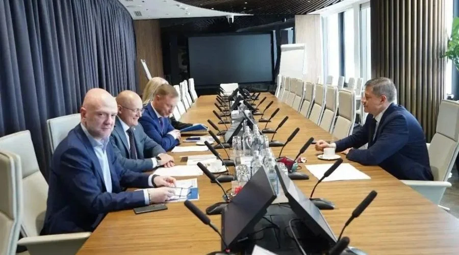 Егор Ковальчук провел рабочую встречу с представителями руководства Газпромбанка