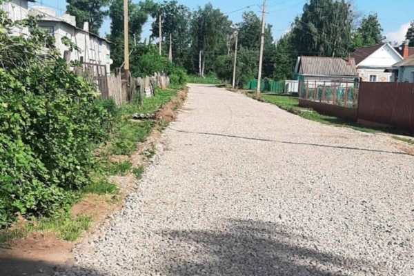 Капремонт дороги проведут на улице Победы в брянском поселке Комаричи