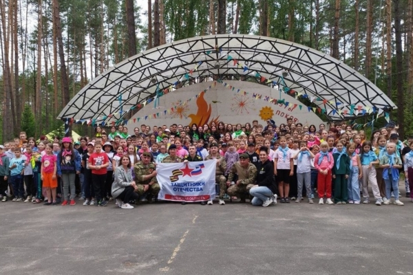 На Брянщине школьники встретились с ветеранами СВО (12+)