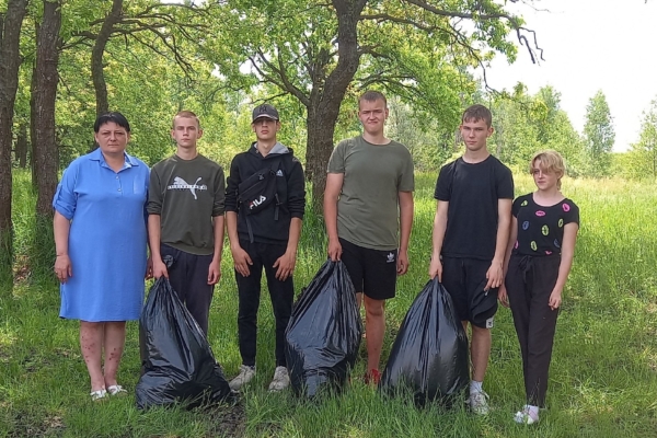 Очистили берега от мусора