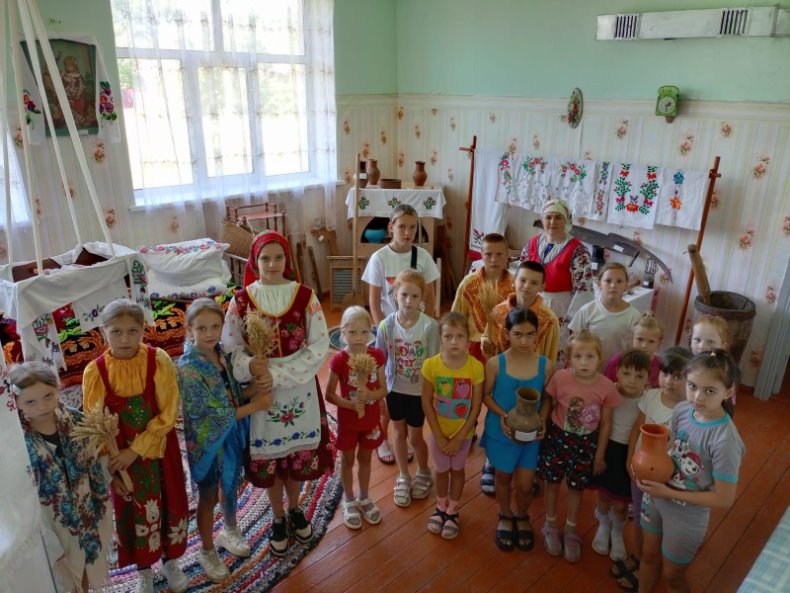 Экскурсия в крестьянский уголок Творишинского СДК