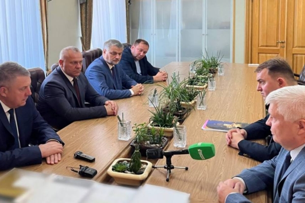 Глава Брянщины встретился с советником-посланником Посольства РФ в Республике Беларусь