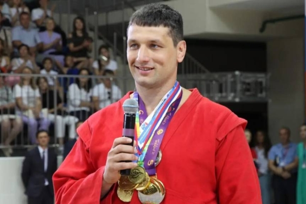 Спортсмен из Брянска одержал победу на Кубке мира по самбо