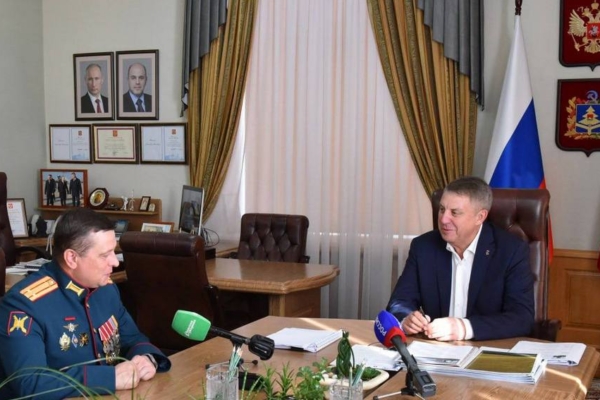 Брянский губернатор встретился с участником программы кадровой переподготовки «Время героев»