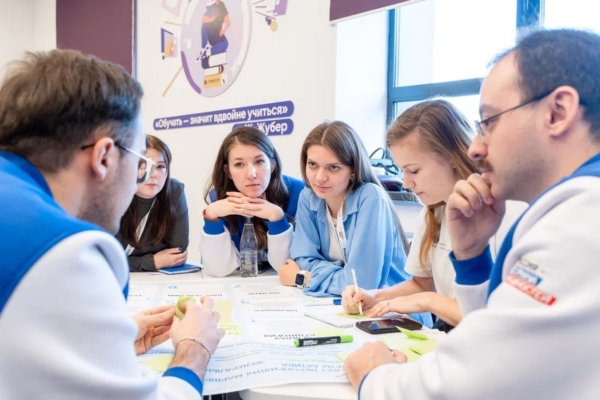 Брянская студентка в финале конкурса «Флагманы образования» (0+)