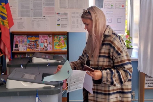 Впервые проголосовала