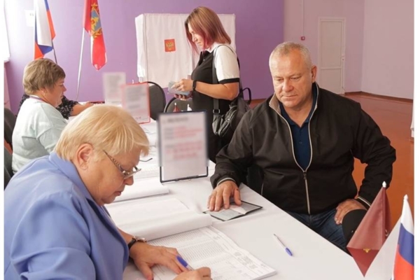На Брянщине проголосовал спикер облдумы Валентин Суббот