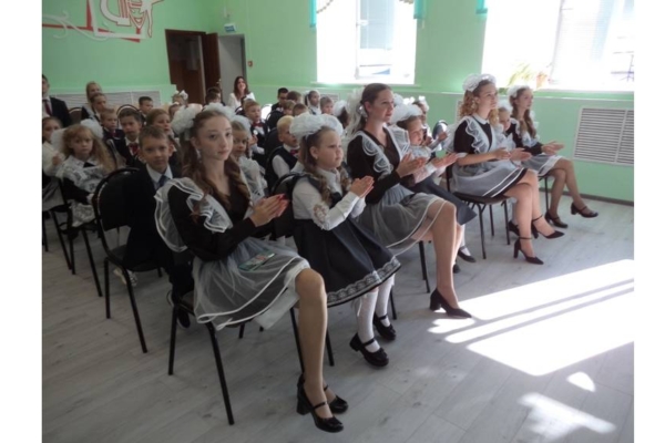 После капремонта открыли городскую гимназию в Дятьково Брянской области