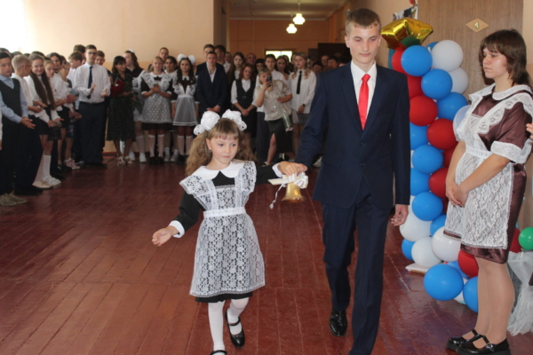 Первый звонок для творишинских учеников