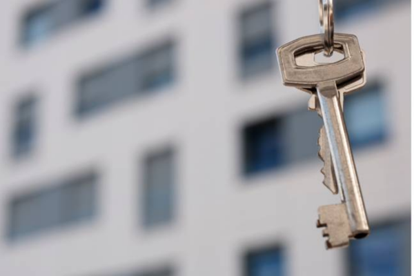 Двум брянским тренерам выделят квартиры