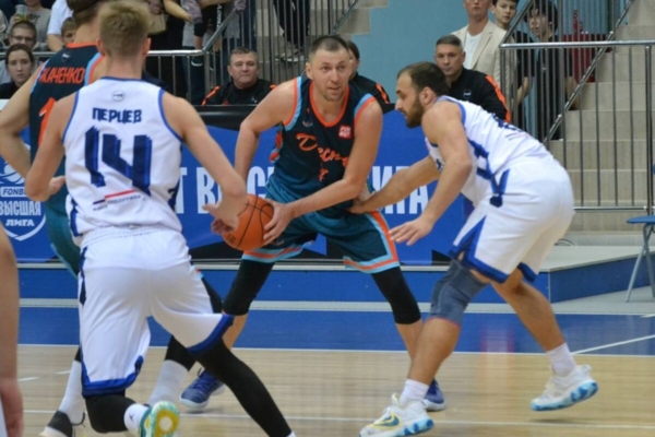 Команда из Брянска начала баскетбольный сезон в Высшей лиге с победы