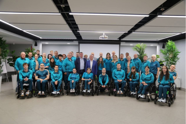 Государственные награды вручили паралимпийцам из Брянска