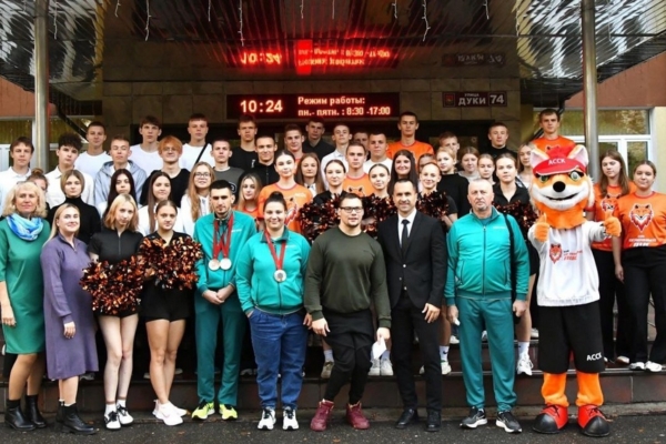 В Брянске студенты ГУОР встретились с выпускниками-паралимпийцами