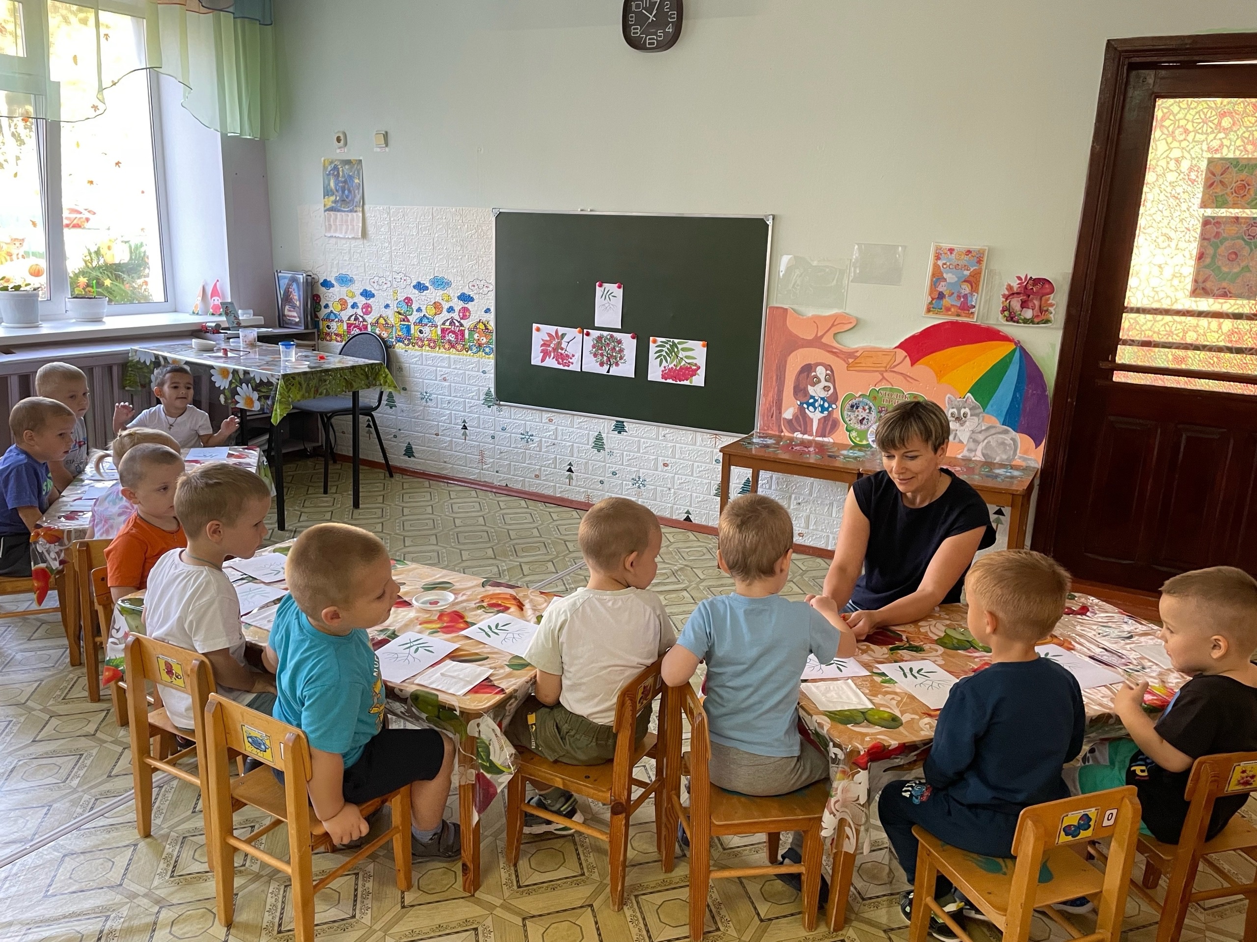 Ну чего же тут скрывать?  Дети любят рисовать!