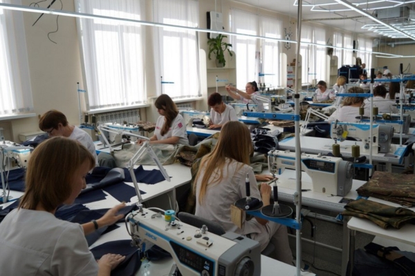 Брянскую молодежь обучают профессии швеи