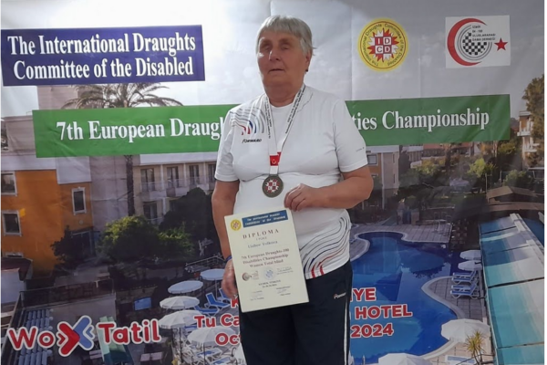 Чемпионкой Европы по шашкам среди слепых стала Любовь Волкова из Брянска