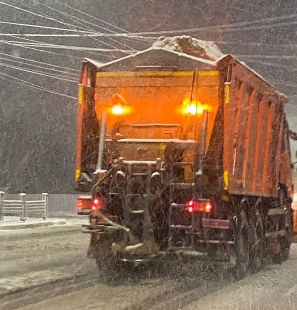 Очистка и обработка дорог продолжается на Брянщине