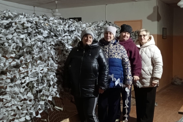 Не могут оставаться в стороне