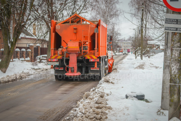 Более тысячи тонны снега вывезли в Брянске за выходные