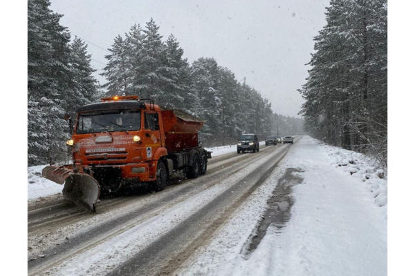 На Брянщине высыпали на дороги почти 6000 тонн пескосоли