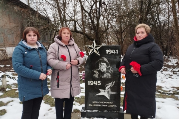 Почтили память Неизвестных солдат
