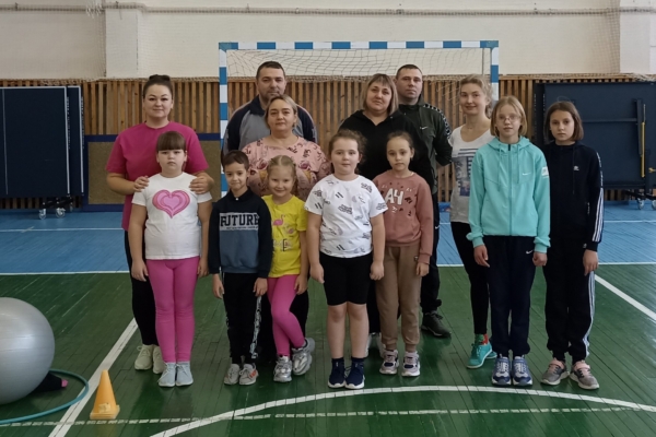 Спортивное мероприятие объединило детей и родителей