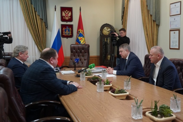 Александр Богомаз провел встречу с новым главным тренером брянского «Динамо»