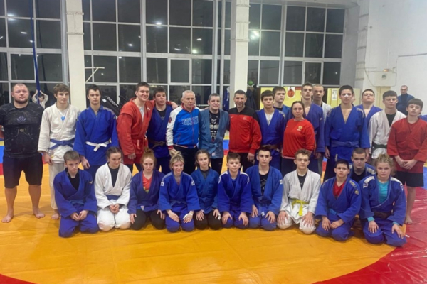 Для брянских борцов провели мастер-класс Герои СВО