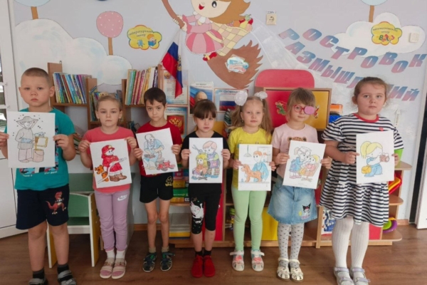 Много есть профессий разных