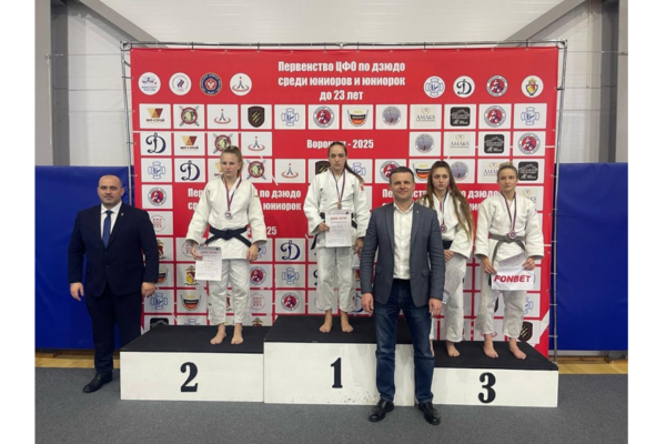 Дзюдоистка из Брянска успешно выступила на юниорском первенстве ЦФО