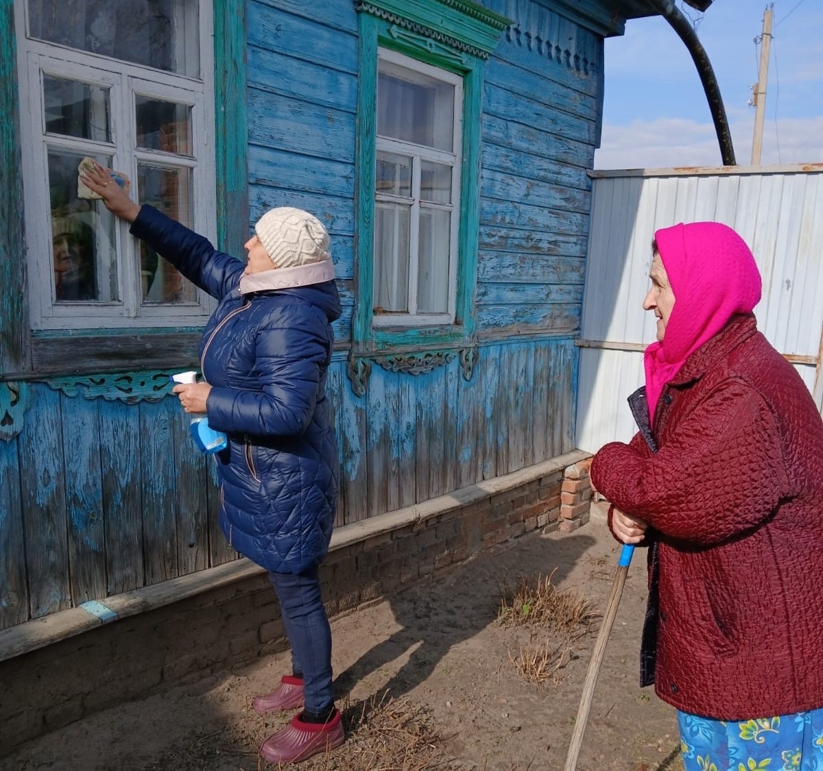 Поддержали старшее поколение