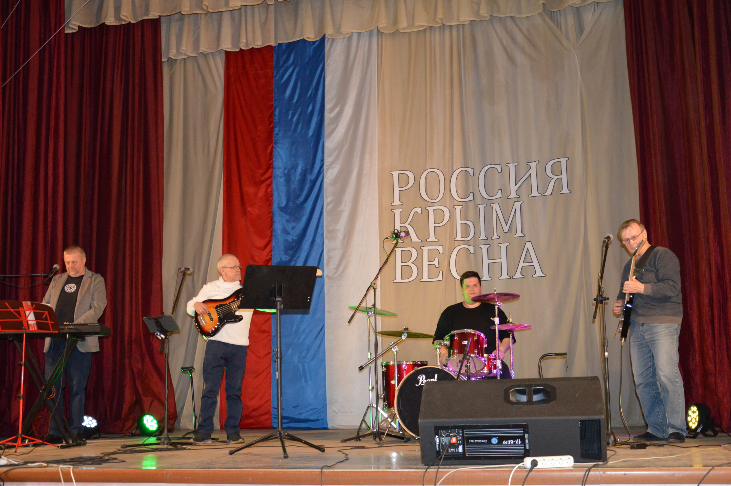 В Гордеевке ко Дню воссоединения Крыма с Россией прошёл праздничный концерт