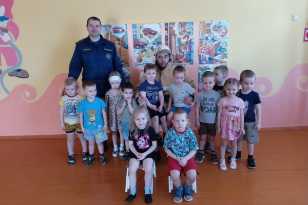 Пожарные побывали  в гостях у дошколят  Гордеевского детского сада «Теремок»