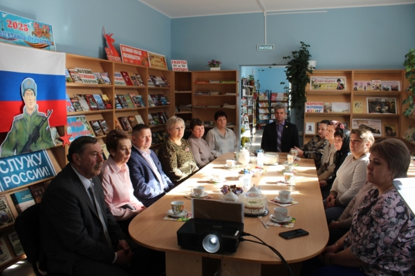 Матерей участников боевых действий, погибших при исполнении воинского долга, поздравили с наступающим Международным женским днём