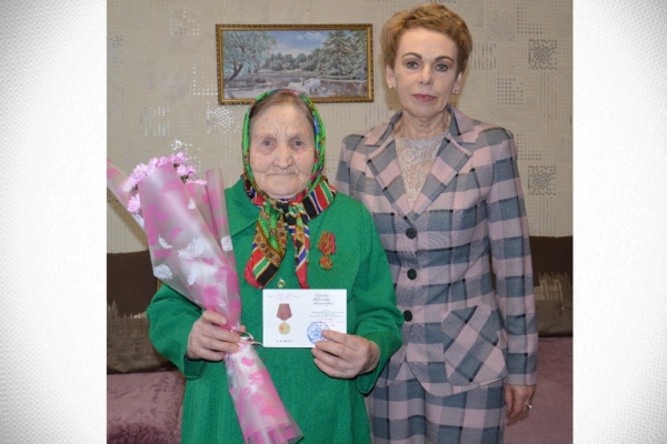 Юбилейные медали вручены жительницам села Гордеевка