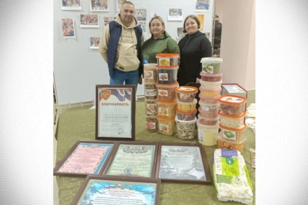 Работают вместе, чтобы достичь большего