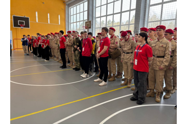 В Брянске прошла военно-патриотическая игра «Зарница 2.0»