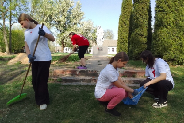 Благоустраивая памятники — храним историю