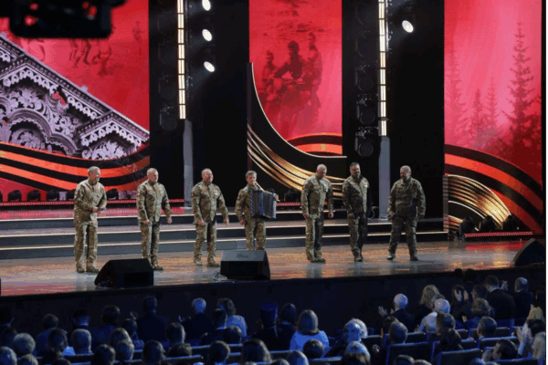 Брянский ансамбль «Ватага» выступил на гала-концерте народной песни «Добровидение»