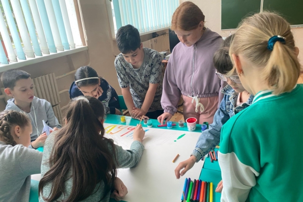 Мир начинается с детства