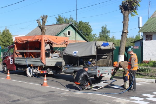 В Гордеевке обновили пешеходную разметку на автодорогах