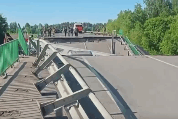 Губернатор Брянщины рассказал о путях объезда подорванного моста под Выгоничами