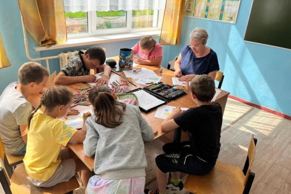 В пришкольном  лагере «Парус» Петровобудской школы царят смех, шум и веселье