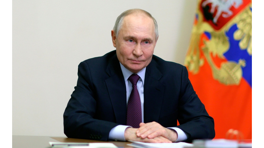 Владимир Путин поговорил по телефону с Белозеровым и Богомазом в связи с ЧП под Брянском