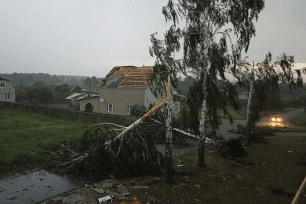 На Брянщину обрушился мощный ураган