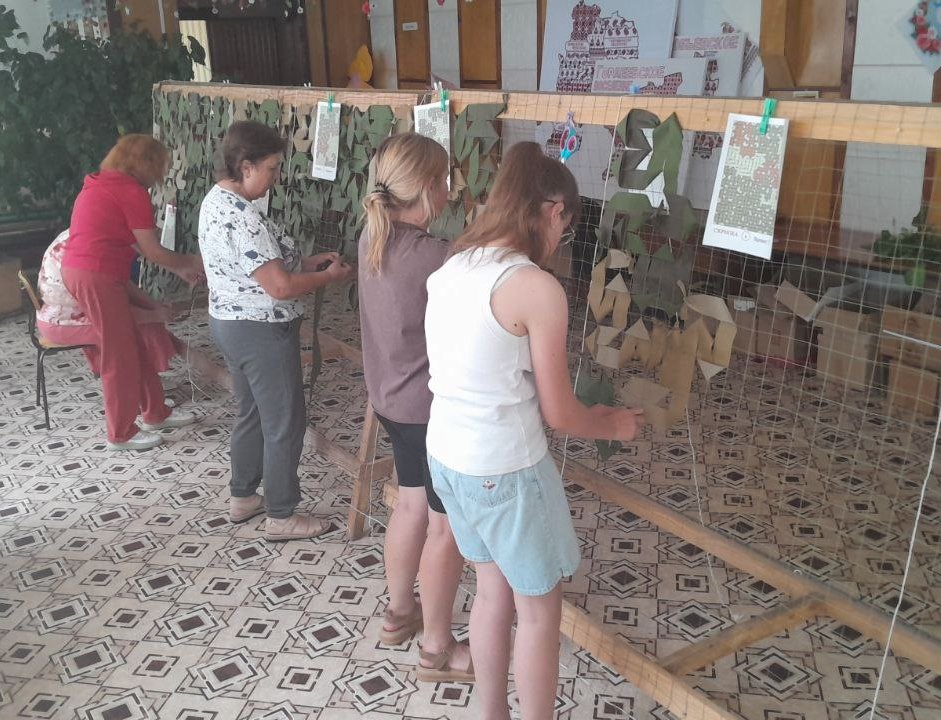 Гордеевские волонтеры освоили новую технику плетения сетей