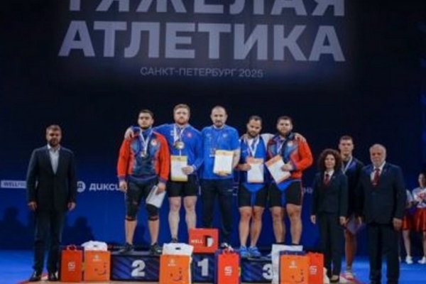 Тяжелоатлеты из Брянска успешно выступили на чемпионате России (12+)