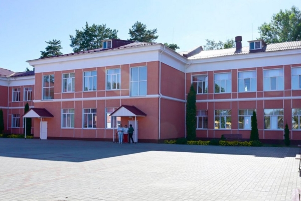 В брянской Унече школа №5 отметила свой 90-летний юбилей