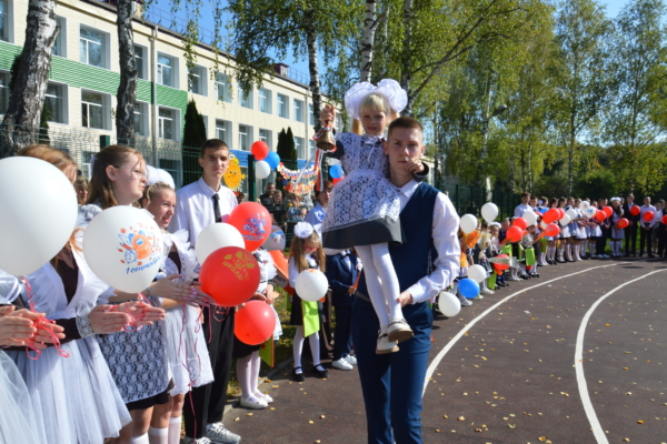В Гордеевской школе первый звонок открыл дверь в мир знаний