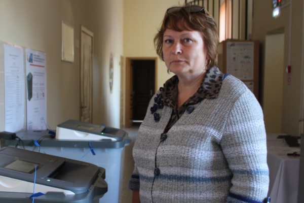 На избирательном участке проголосовала первой